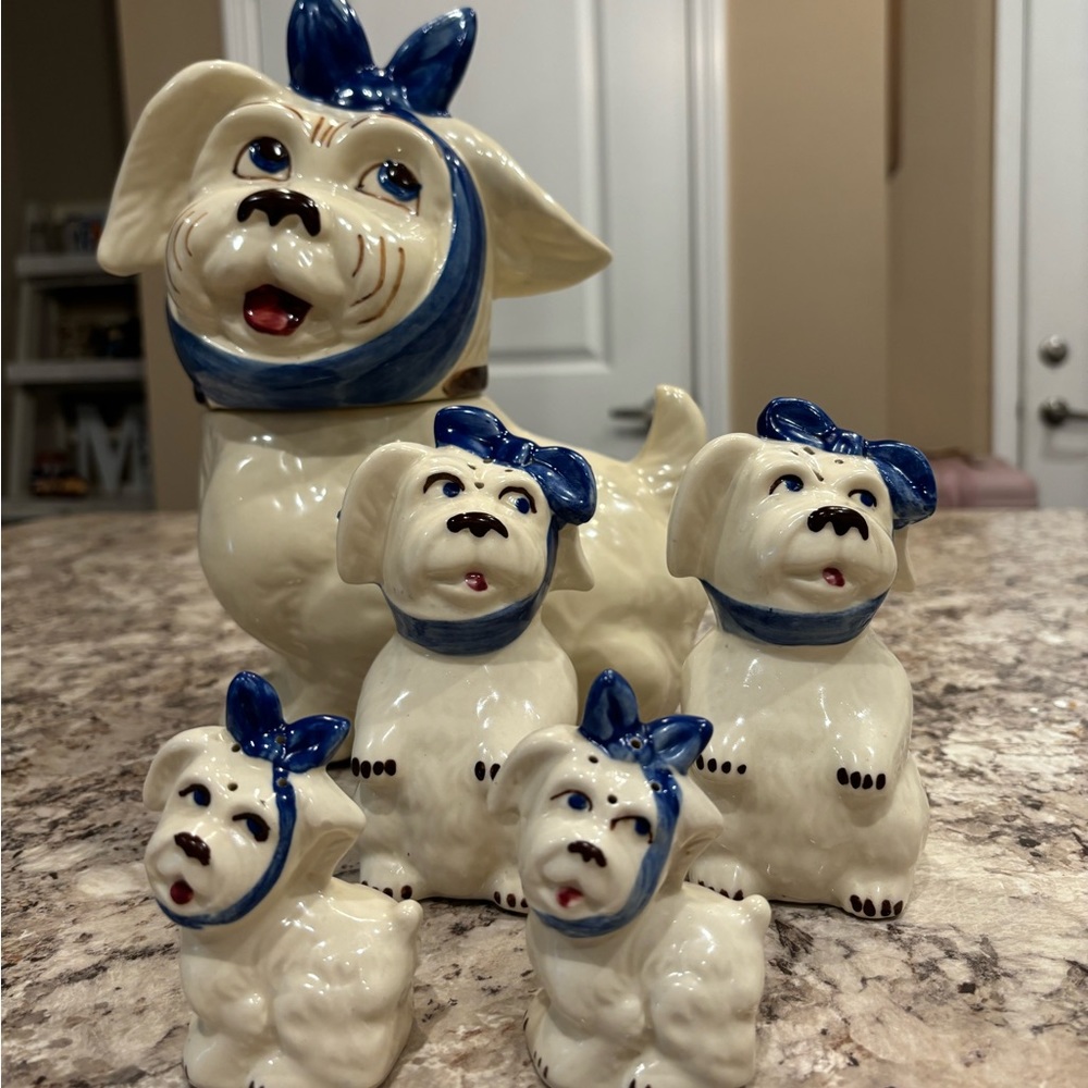 Shawnee Pottery Muggsy Set